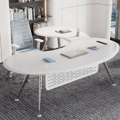 comprare Tavola bianca e piedi di metallo, personale esecutivo, ufficio moderno, postazione di lavoro, supporto personalizzato. online manufacture