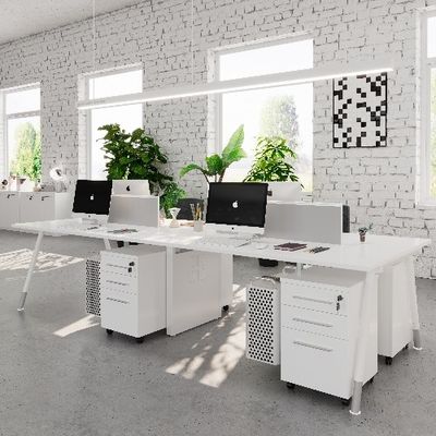 comprare Scrivania bianca per quattro persone con schermo divisore, armadietto di archiviazione e rack mainframe online manufacture