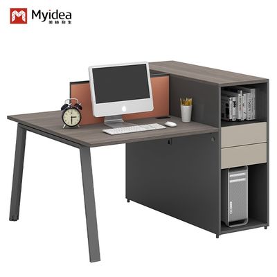 Myidea Due persone, quattro dipendenti, lavoro di ufficio, computer, scrivania, schermo, scheda, postazione di lavoro, combinazione di scrivania